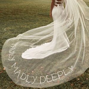 NWT Grace Loves Lace “Truly Madly Deeply Long veil”. As seen on their website!